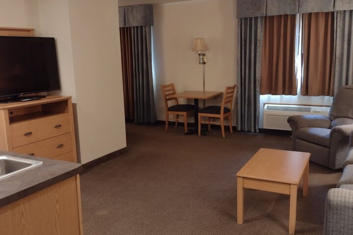 Super 8 by Wyndham Monroe WI