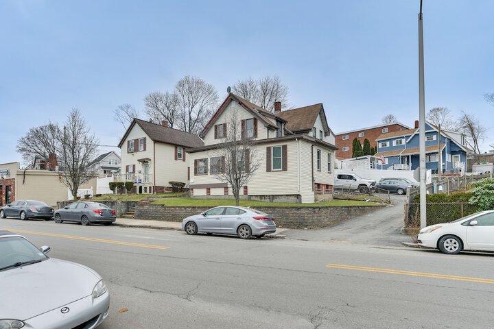 Pet-friendly Malden Apartment: 7 Mi to Boston!