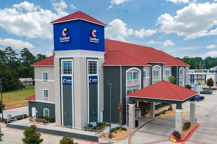 Comfort Inn & Suites Cleveland TX