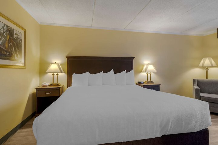 Room 40 of 67