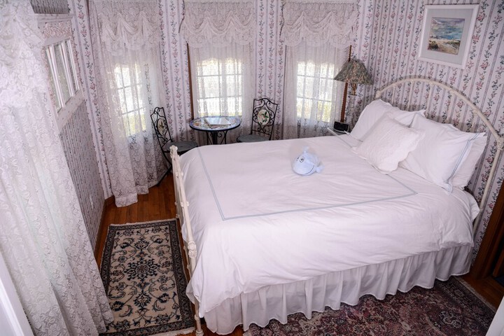 Room 14 of 18