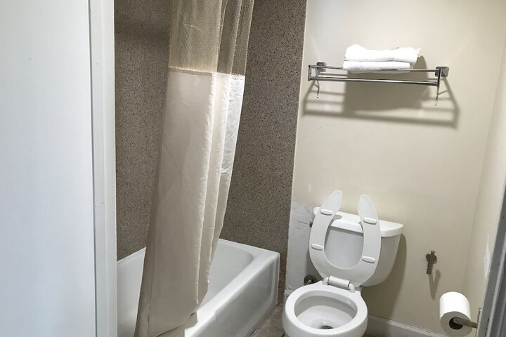 Room 25 of 46