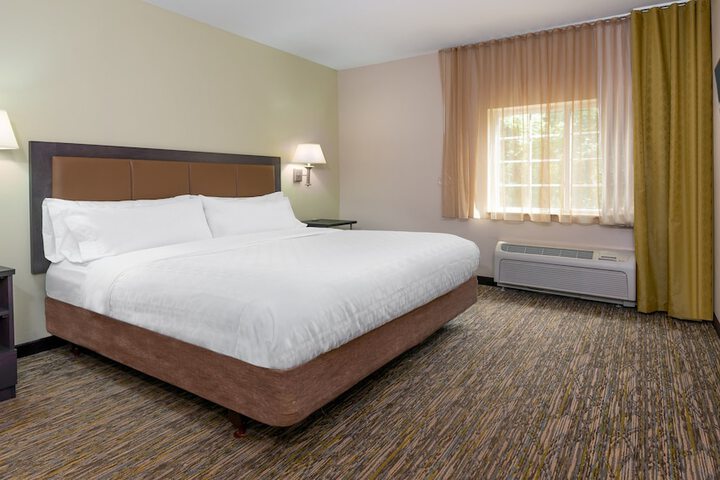 Room 32 of 46