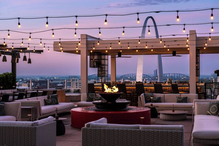 Lounge 69 of 88