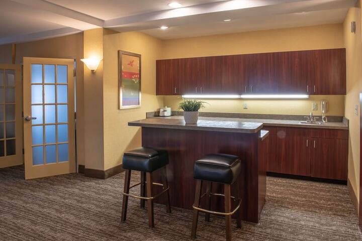Room 33 of 72