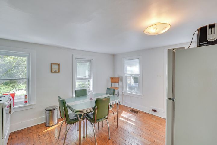 Updated / pet-friendly Cabin by Hikes and Woodstock!