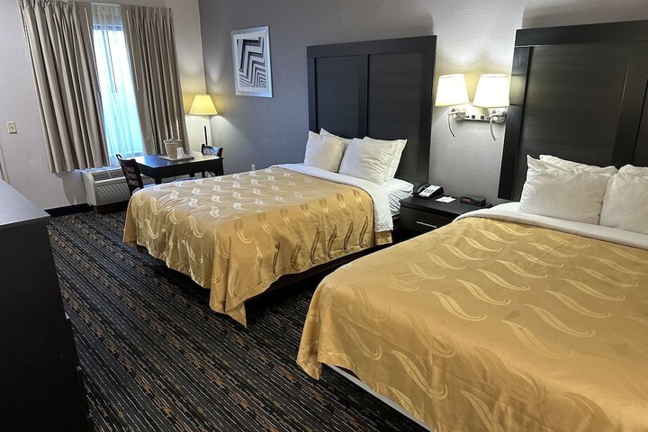 Room 25 of 40