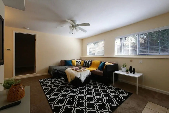 Modern Exquisite 2-bedroom Home in Lafayette