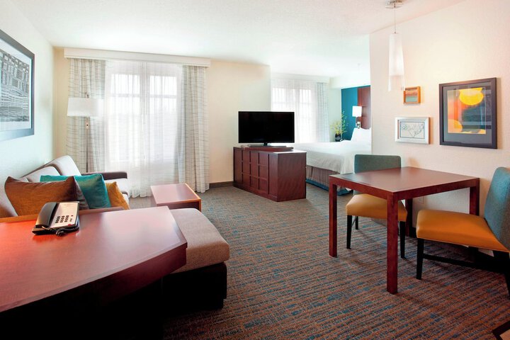 Room 15 of 33