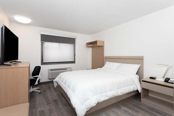 Room 17 of 36