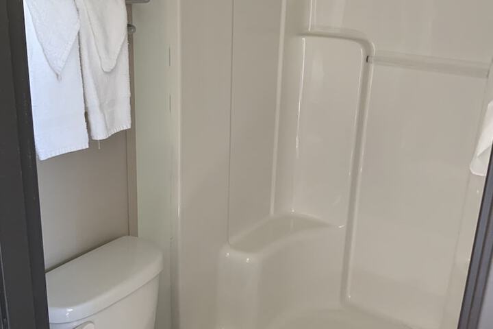 Room 4 of 12