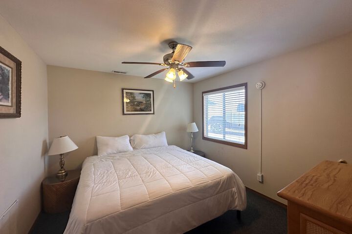 Room 152 of 299