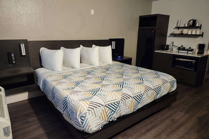 Room 33 of 38