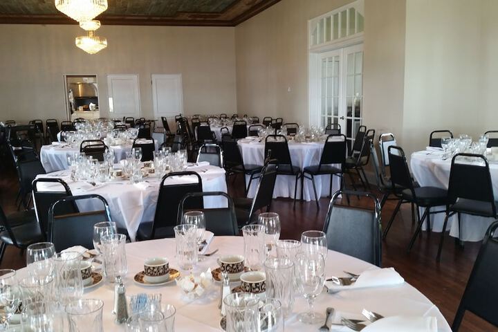 Ballroom/Hall 72 of 84