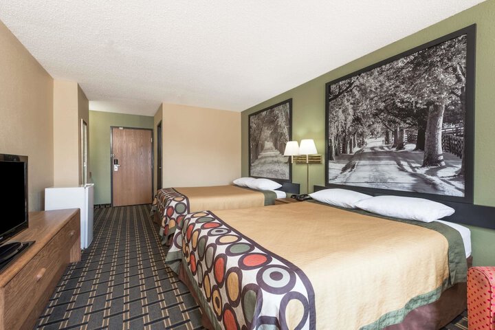 Room 12 of 15