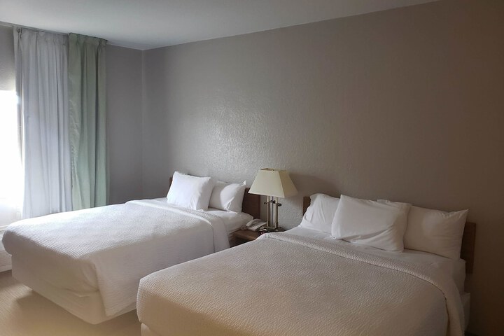 Room 25 of 63