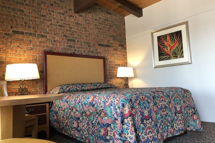 Room 32 of 53