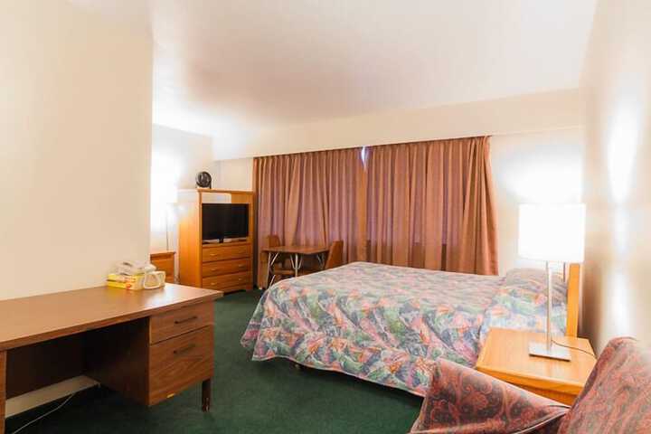 Room 64 of 77
