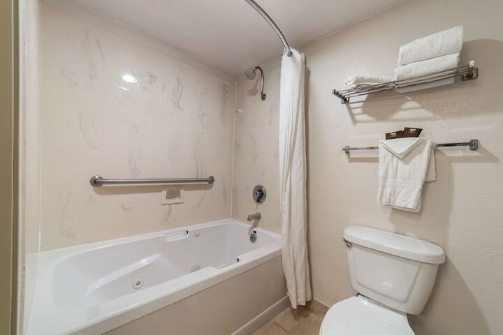 Room 15 of 38