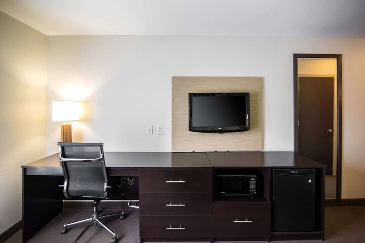 Room 25 of 46
