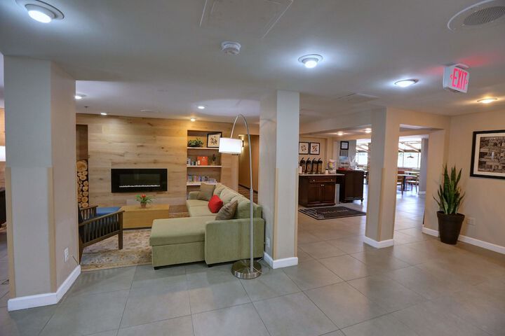 Hotel 6 of 37
