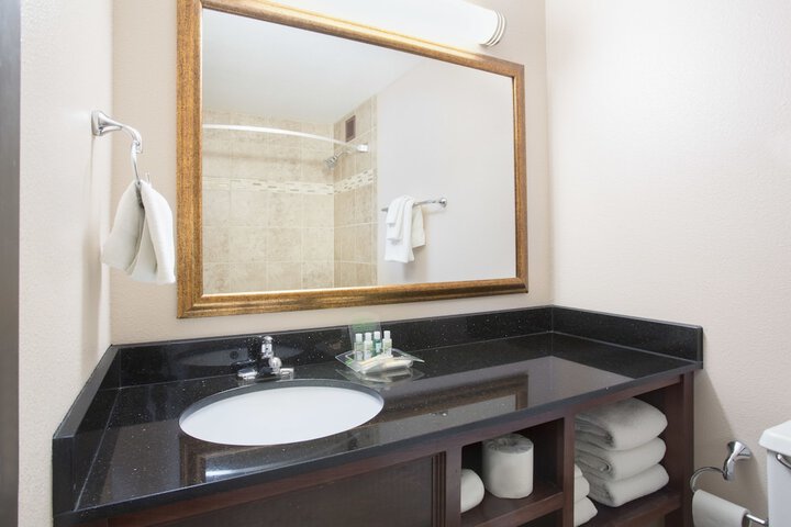 Clarion Hotel Convention Center