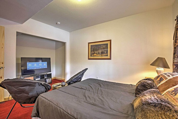 Expansive Alma Cabin w / Hot Tub & Mountain Views!