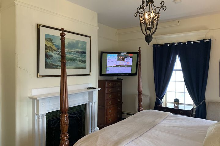 Room 28 of 71