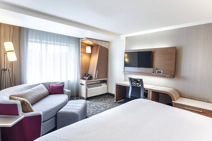 Room 15 of 33