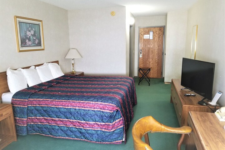 Room 17 of 32