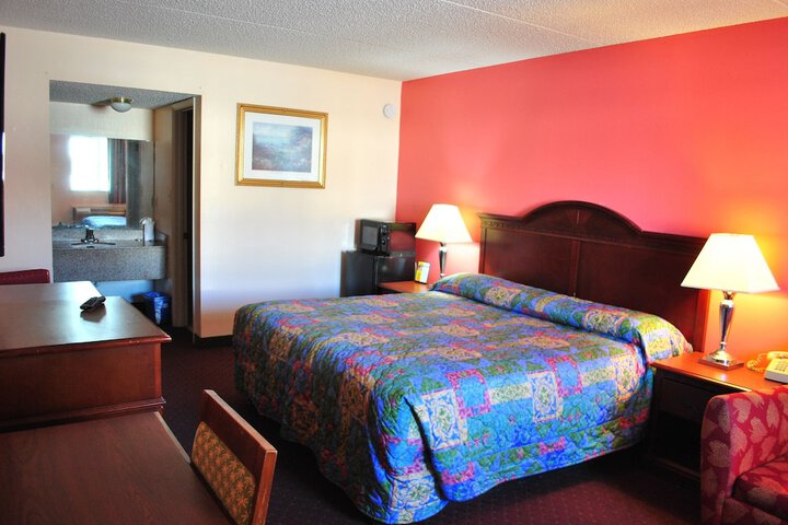 Room 8 of 11