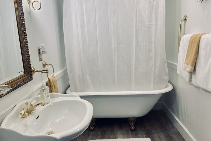 Room 14 of 28