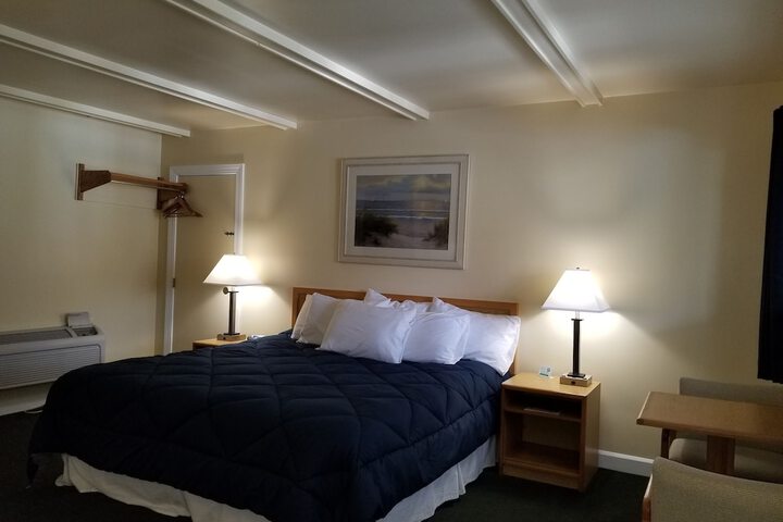 Captains Quarters Motel