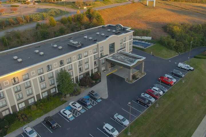 La Quinta Inn & Suites by Wyndham Sevierville / Kodak