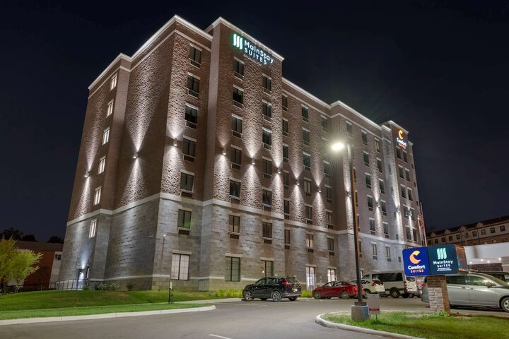 Hotel 2 of 34