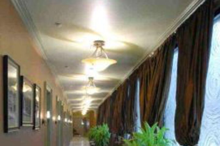 WEST BADEN SPRINGS HOTEL