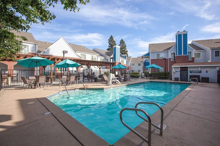 Pool 4 of 60