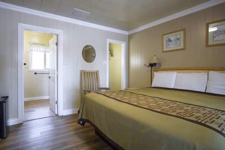 Room 44 of 73