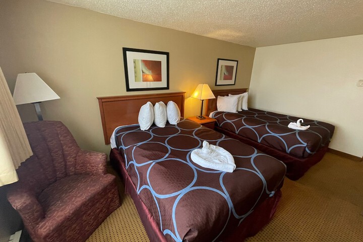 Room 11 of 22