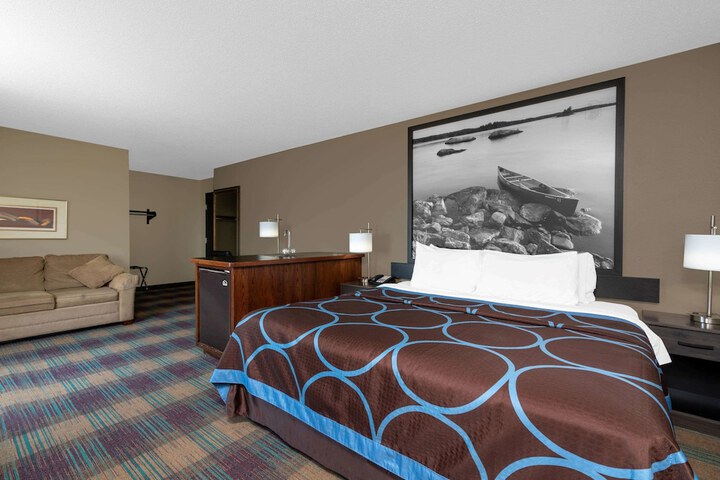Room 27 of 41