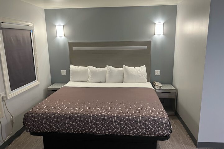 Room 17 of 26