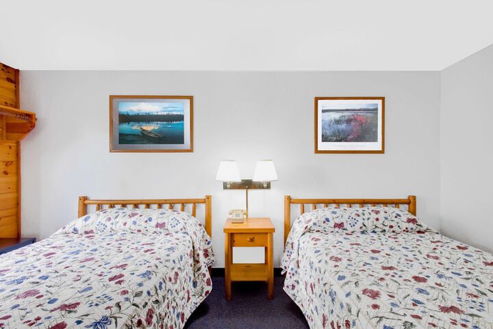 Super 8 by Wyndham Lake George / Warrensburg Area