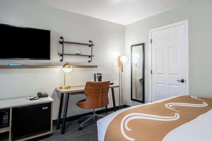 Room 48 of 63