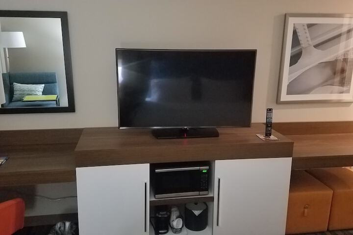 Hampton Inn & Suites Kansas City-Merriam