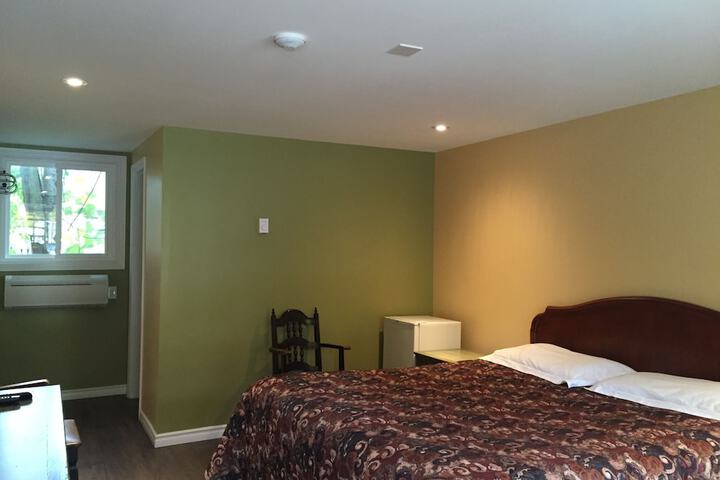 Room 7 of 29