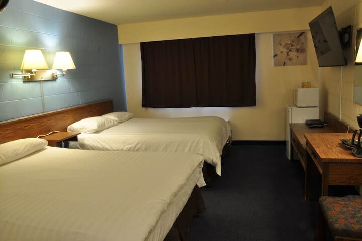 Canadas Best Value Inn Mile 0