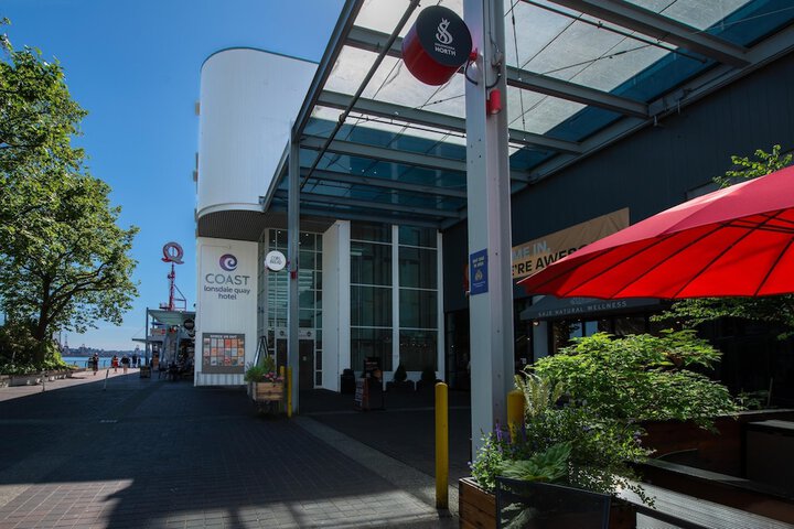 Coast Lonsdale Quay Hotel