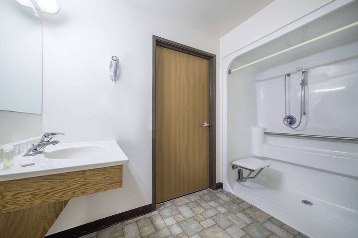 Room 42 of 54