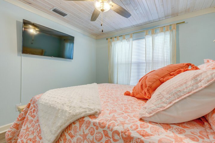 Creekfront Dauphin Island Cottage: Walk to Gulf!