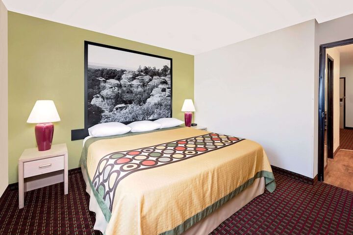 Room 10 of 43
